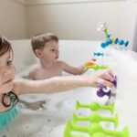 Fat Brain Toys Squigz Deluxe 50 Piece Set - Image 3