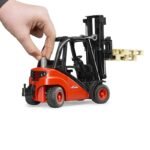 Bruder 02511 Linde H30D Forklift with 2 Pallets - Image 3