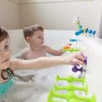 Fat Brain Toys Squigz Starter Set - 24 Piece - Image 4